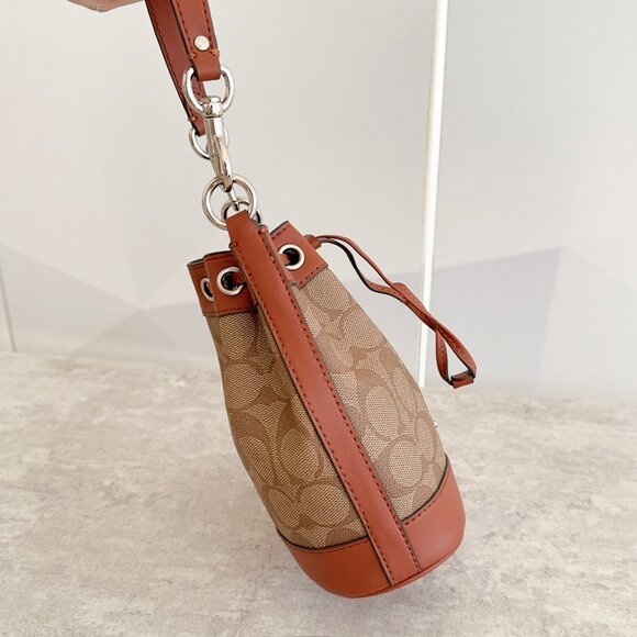 Coach mini bucket bag - Picture 4 of 8